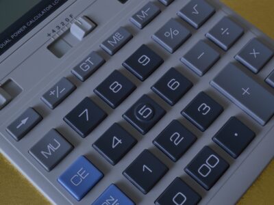 Free mechanical calculators interface showing rod tensile strength tool with input form, safety results, and stress-strain chart.