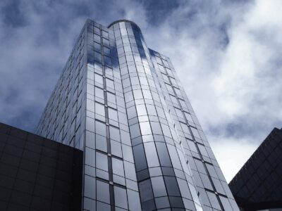 B2B marketing course for mechanical engineers showing CFD simulations, mechanical design, and sales process for small engineering companies